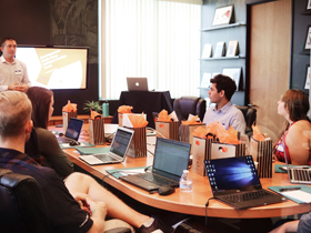 ورقة بلاستيكية PP / PESheet لفات لصواني الطعام ورقة بلاستيكية PP / PESheet لفات لصواني الطعام